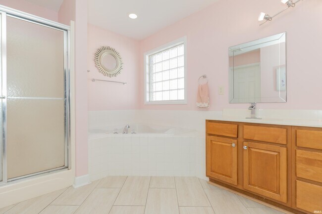 Building Photo - 2644 Waterstone Dr