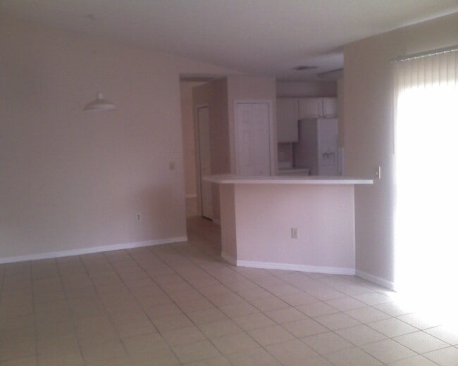 Building Photo - 867 Lake Jackson Cir