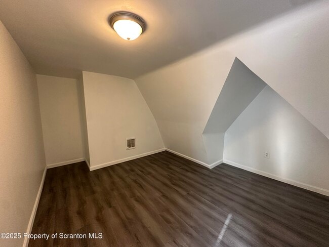 Building Photo - 16 Sterling Ave