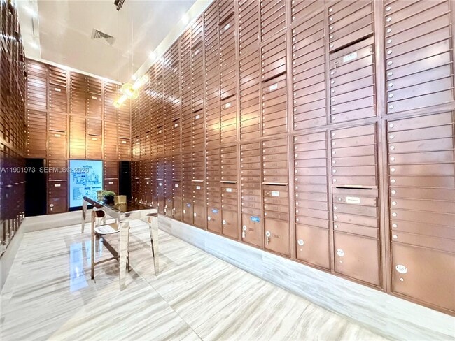 Building Photo - 2000 Metropica Wy