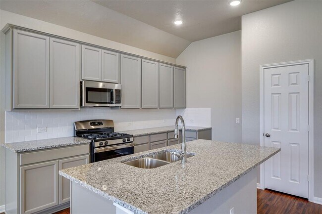 Building Photo - 1026 Tomball Downs Dr