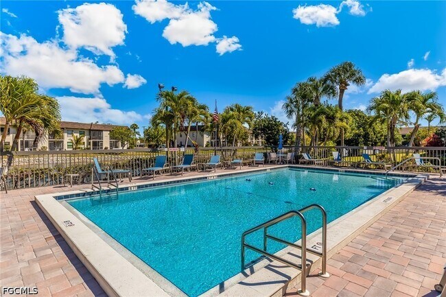 Building Photo - 9305 Lake Park Dr