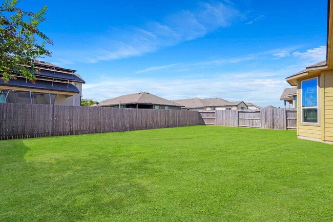 Building Photo - "Charming 3-Bedroom Oasis with 2 Baths in ...