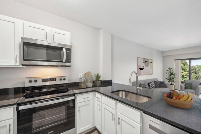 Building Photo - Residences at Manchester Place