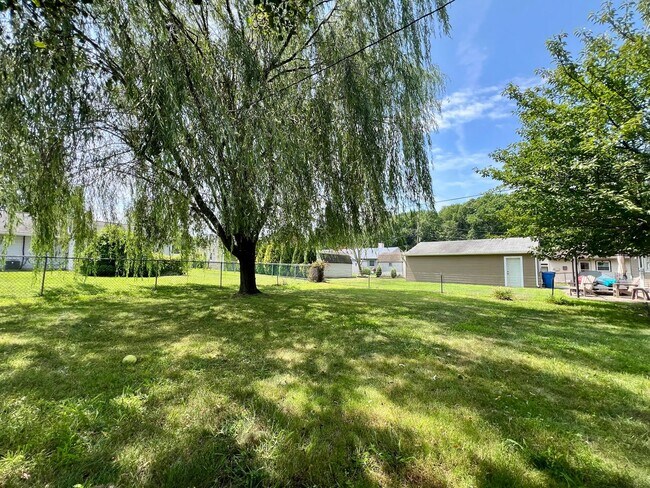 Building Photo - 4604 David Dr