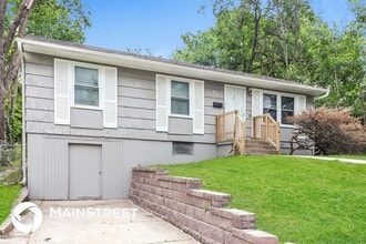 Building Photo - 8215 Highland Ave