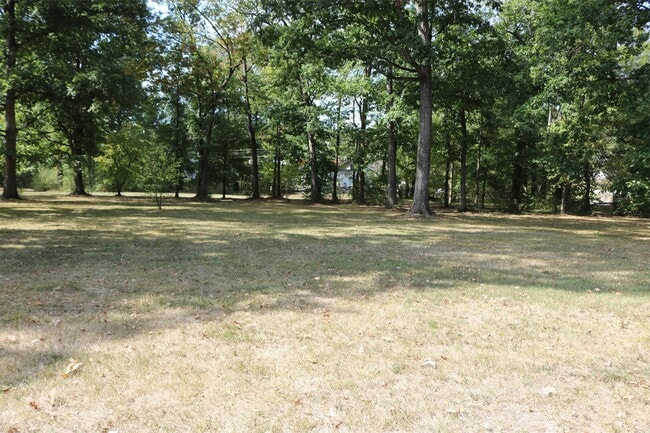 Building Photo - 1115 Cranbrook Dr