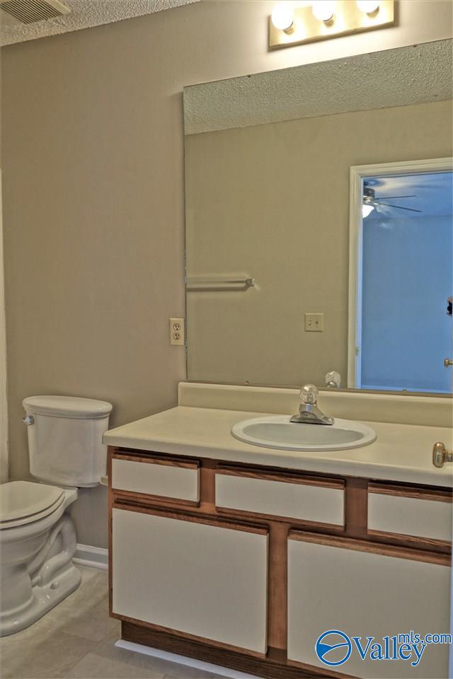 Building Photo - 106 Cresent Circle