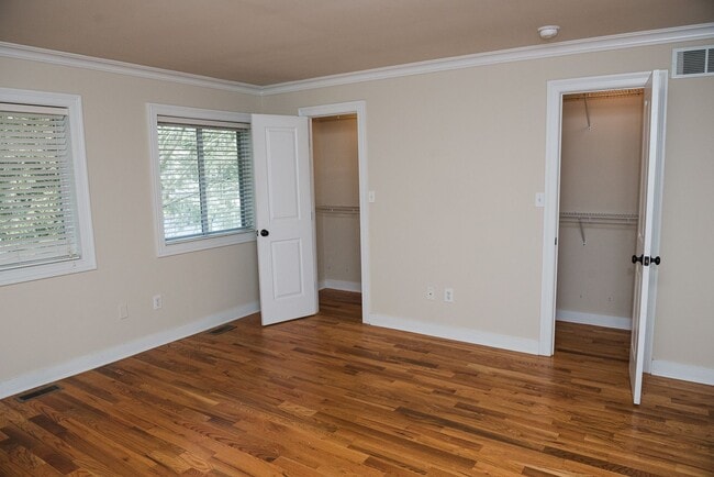 Building Photo - 93 Tennyson Dr