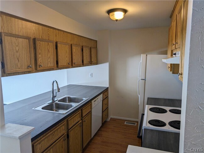 Building Photo - 8217 Trevi Ln