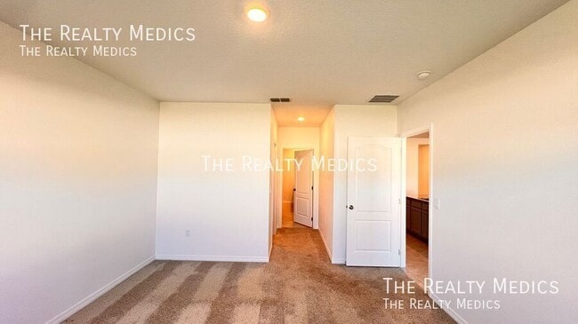 Building Photo - 5239 Mahogany Dr