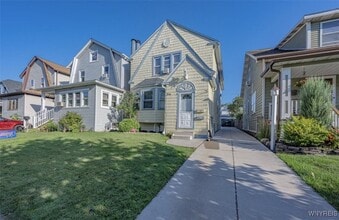 Building Photo - 118 Nassau Ave