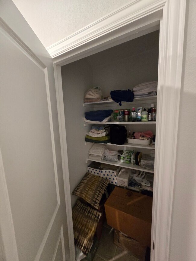 Building Photo - Fantastic in Fate!