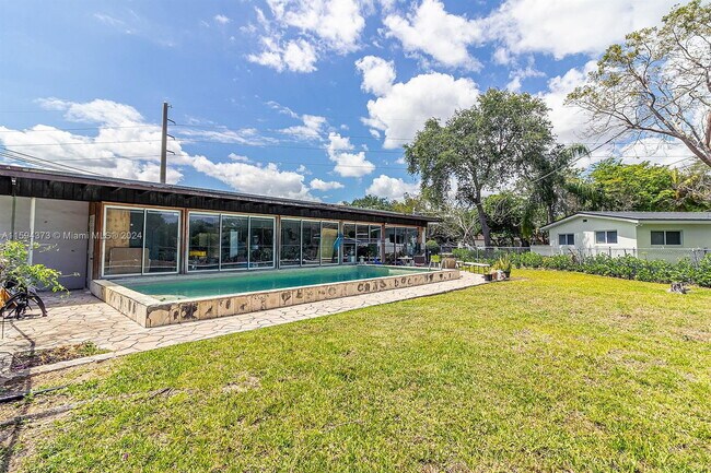 Building Photo - 8145 SW 128th St