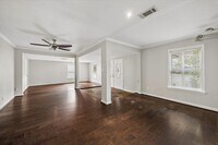 Building Photo - 6621 Westview Dr