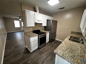 Building Photo - 301 Rockwood Dr