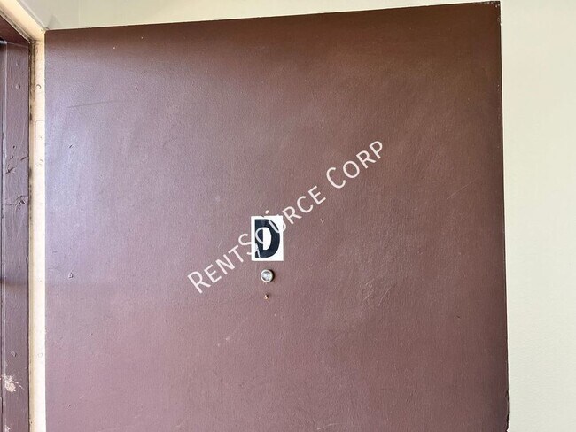 Building Photo - 2 Bedroom Condo for Rent in East Palmdale