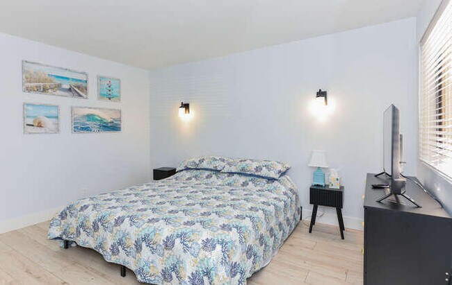 Building Photo - 1605 S US Hwy 1