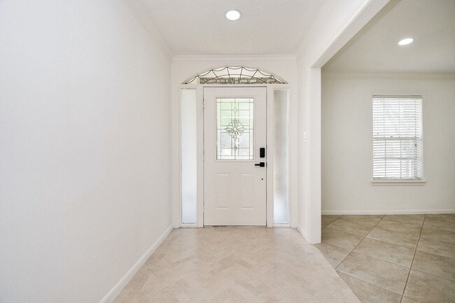 Building Photo - 11615 Trailmont Dr