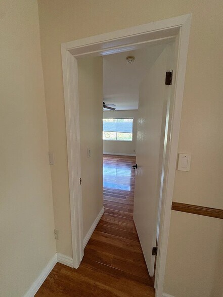 Building Photo - 1843 Santa Fe Ave