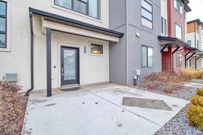 Building Photo - 412 S Willow Leaf Rd