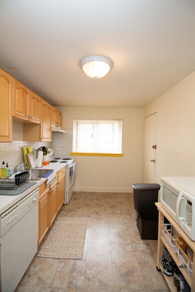 Building Photo - 79 Chestnut St