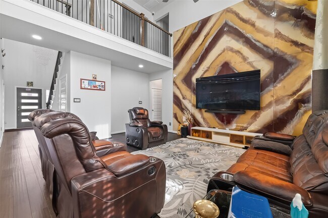 Building Photo - 18619 Greenwood Mdw Trl