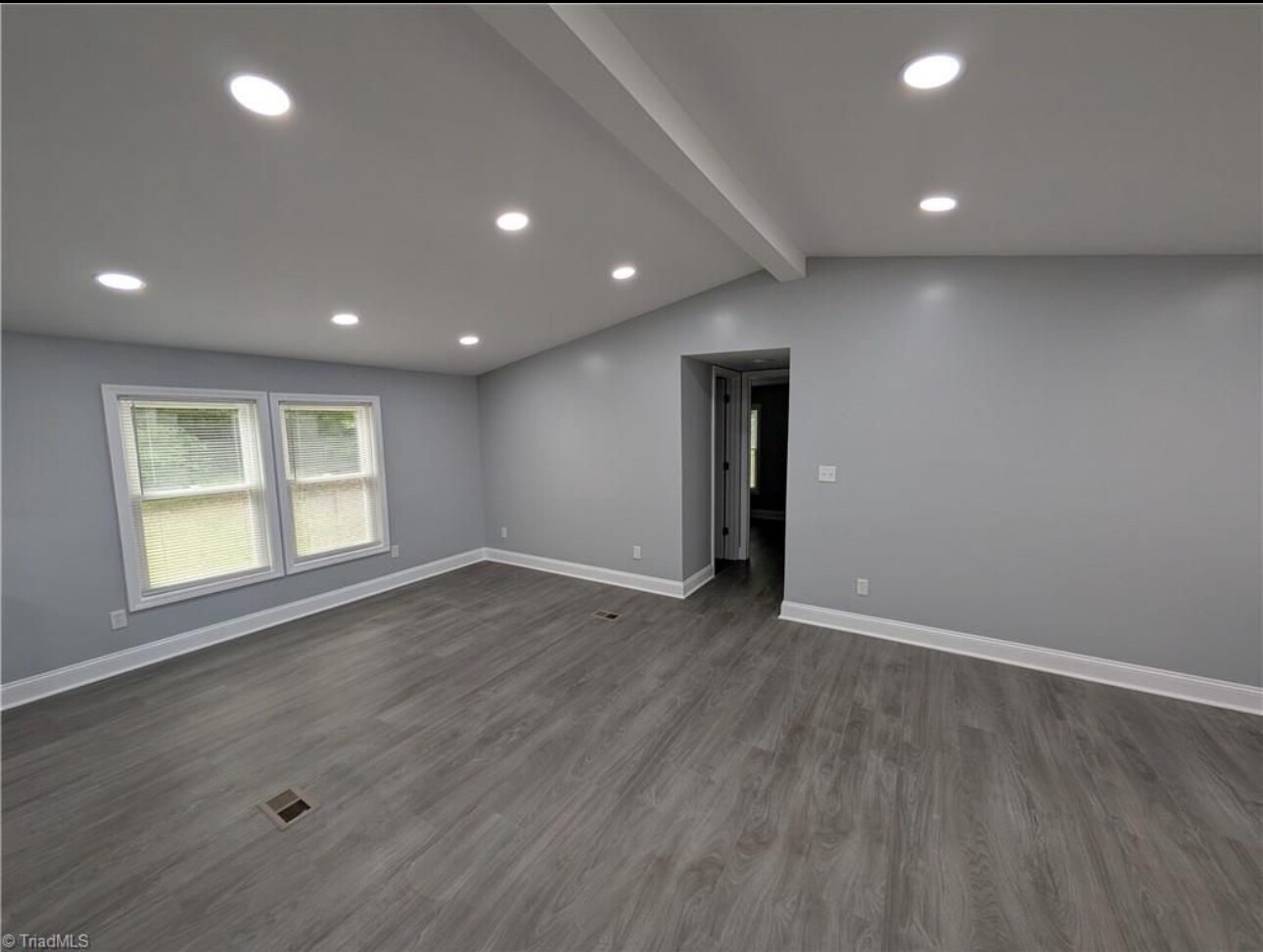 Building Photo - 344 Wilshire Dr