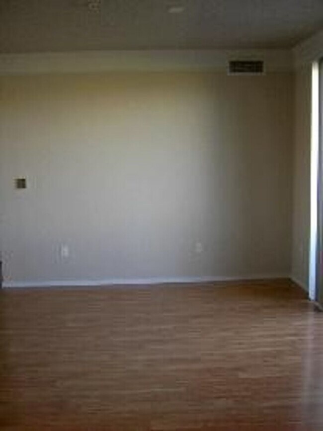 Building Photo - Saddlebrooke Condo with Views of the Pond ...