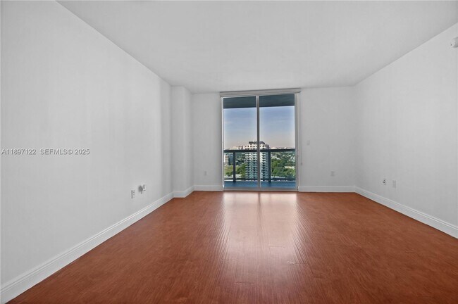 Building Photo - 1800 N Bayshore Dr