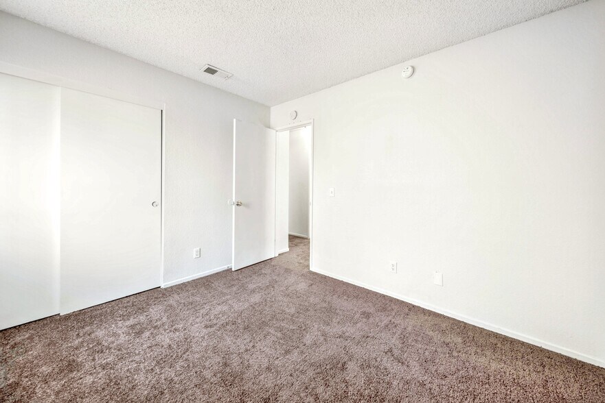 Building Photo - 771 E Avenue K7