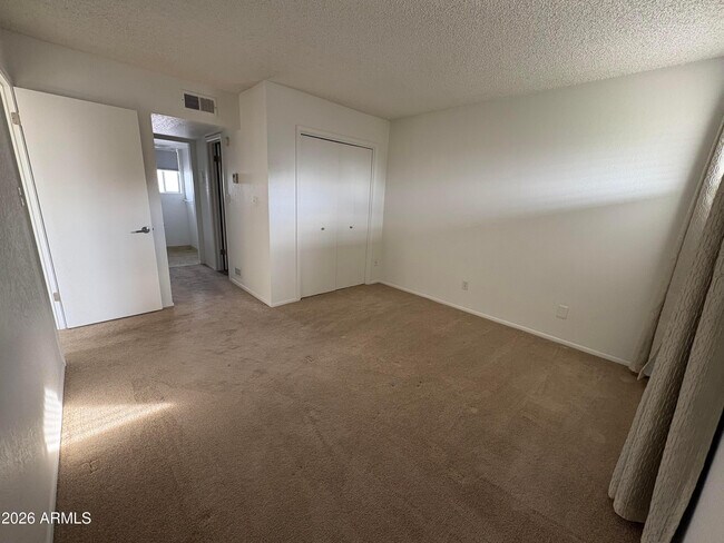 Building Photo - 7141 N 16th St