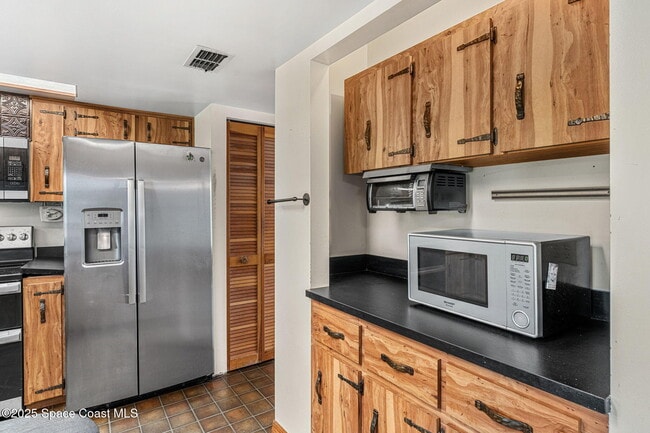 Building Photo - 1387 Gleneagles Ct