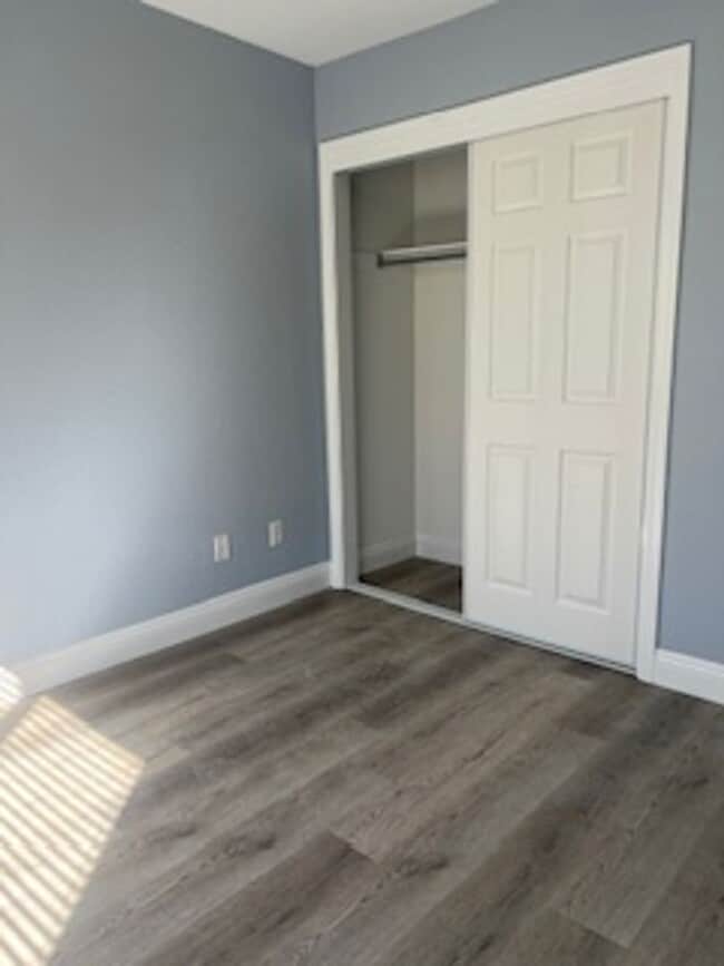 Building Photo - LOVELY REMODELED 4 BEDROOM HOUSE IN N. NAT...