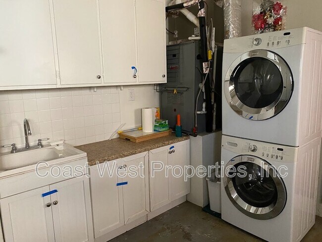 Building Photo - 4372 Argos Dr