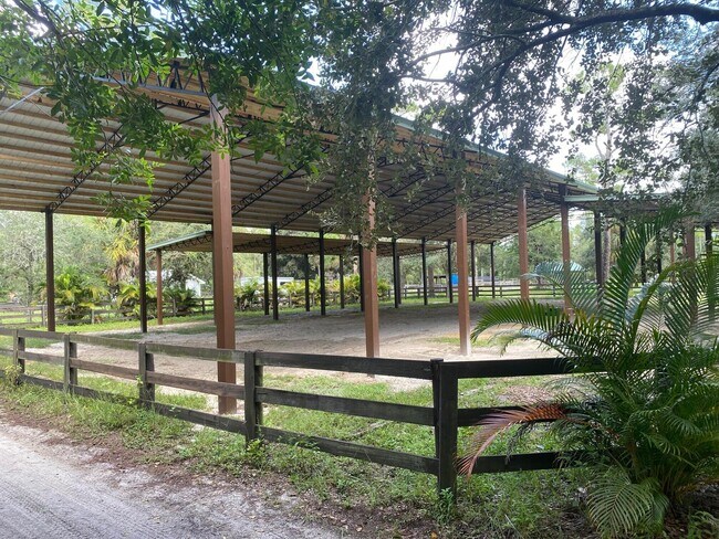 Building Photo - 2141 B Rd
