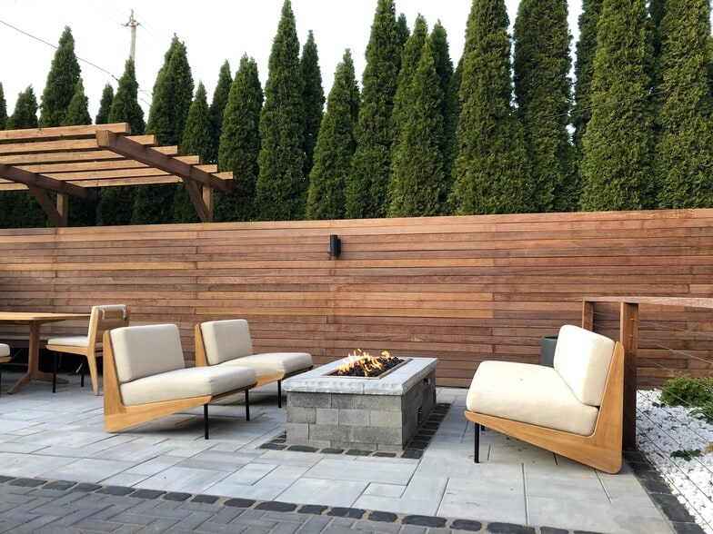 Building Photo - 1659 N Van Buren St