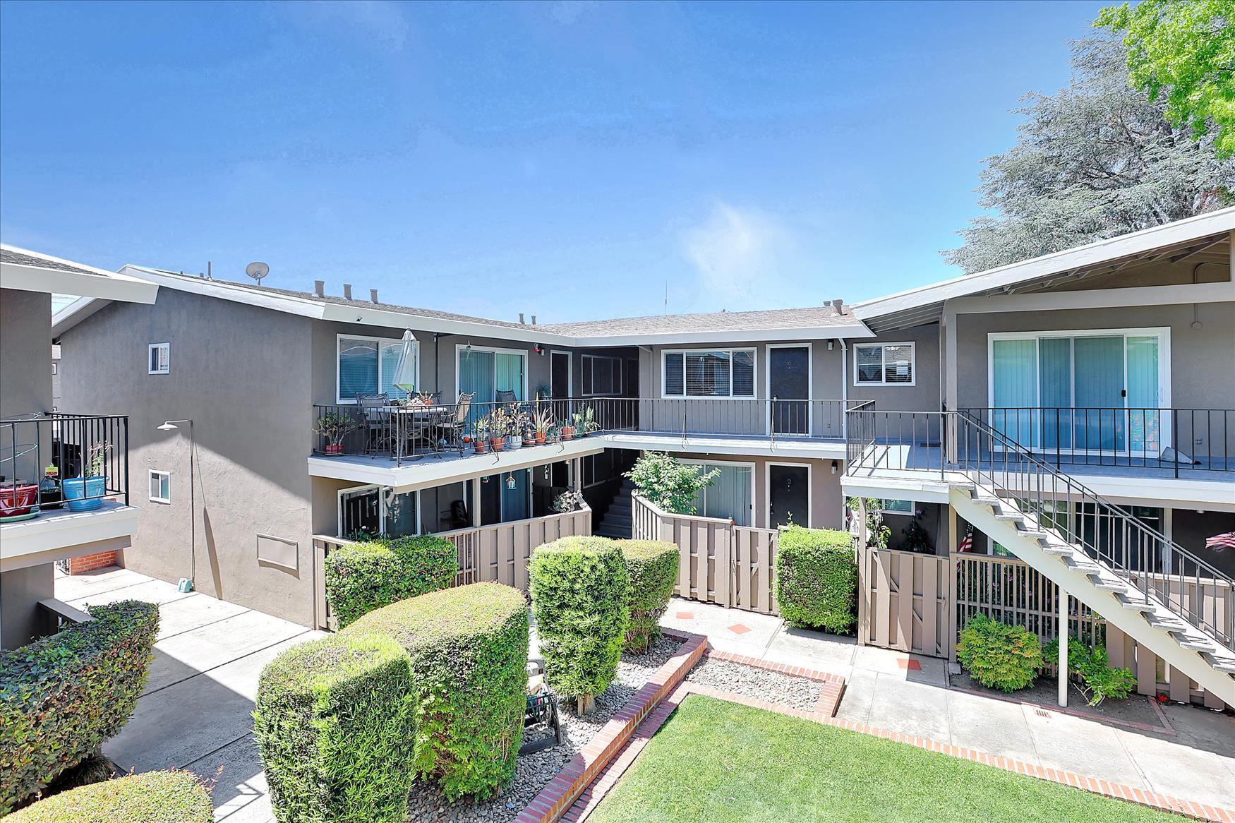 Building Photo - 2970 Van Sansul Ave