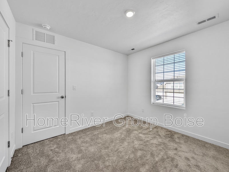 Building Photo - 20444 Owl Creek Ave