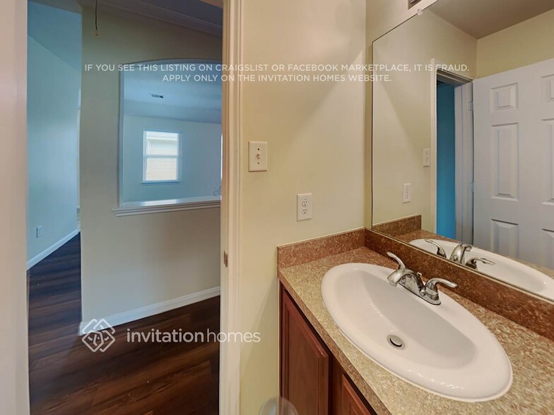 Building Photo - 8614 Chaletford Dr