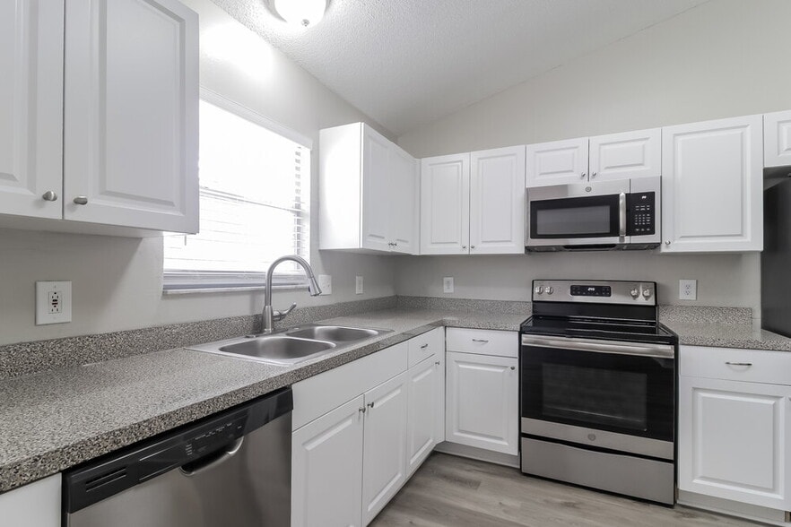 Building Photo - 1034 Gore Dr