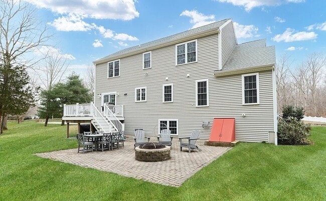 Building Photo - 59 Pond Hill Dr
