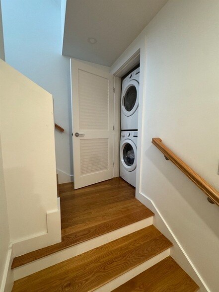 Building Photo - 49 Rogers St