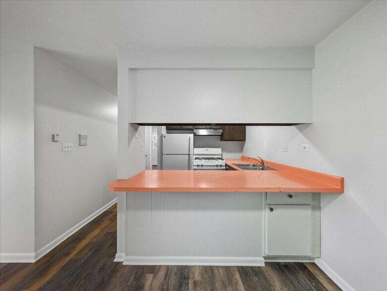 Building Photo - 126 W Washington St