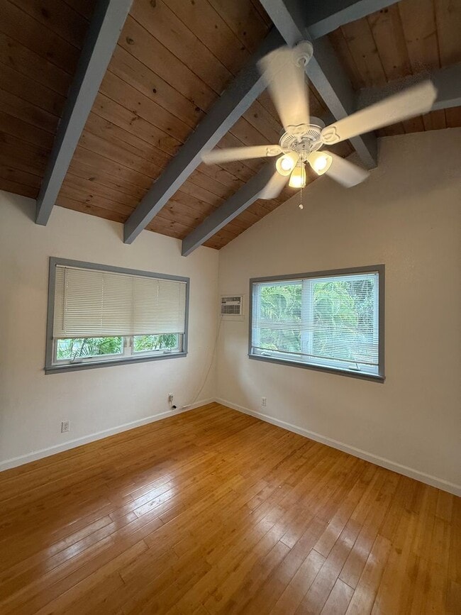 Building Photo - $3,800 / 3 bedroom, 2 bath, multi-level ho...