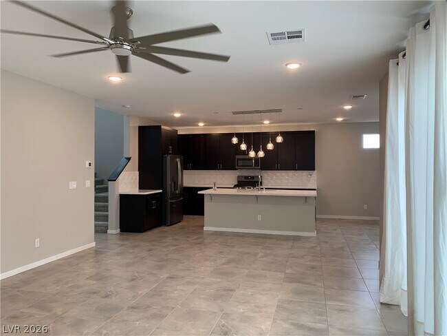 Building Photo - 537 Ruby Mesa Ave