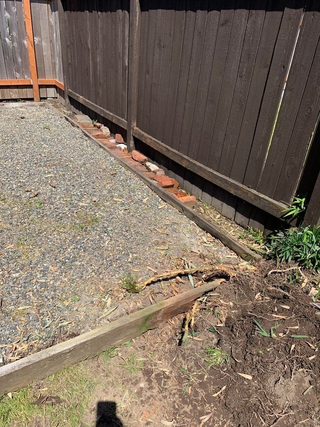 Building Photo - Puyallup Cottage