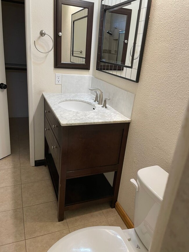 Building Photo - 3 BEDROOM SINGLE STORY HOUSE IN A CUL DE SAC