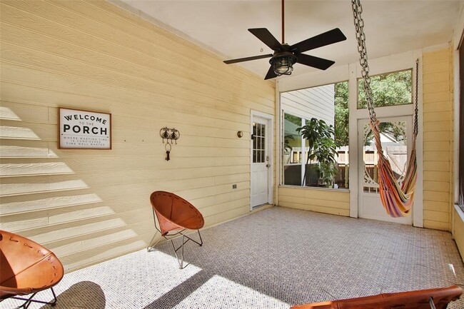 Building Photo - 16242 Pine Thorn Dr