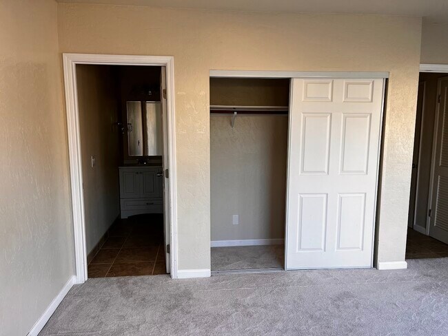 Building Photo - 143 Katherine Ave